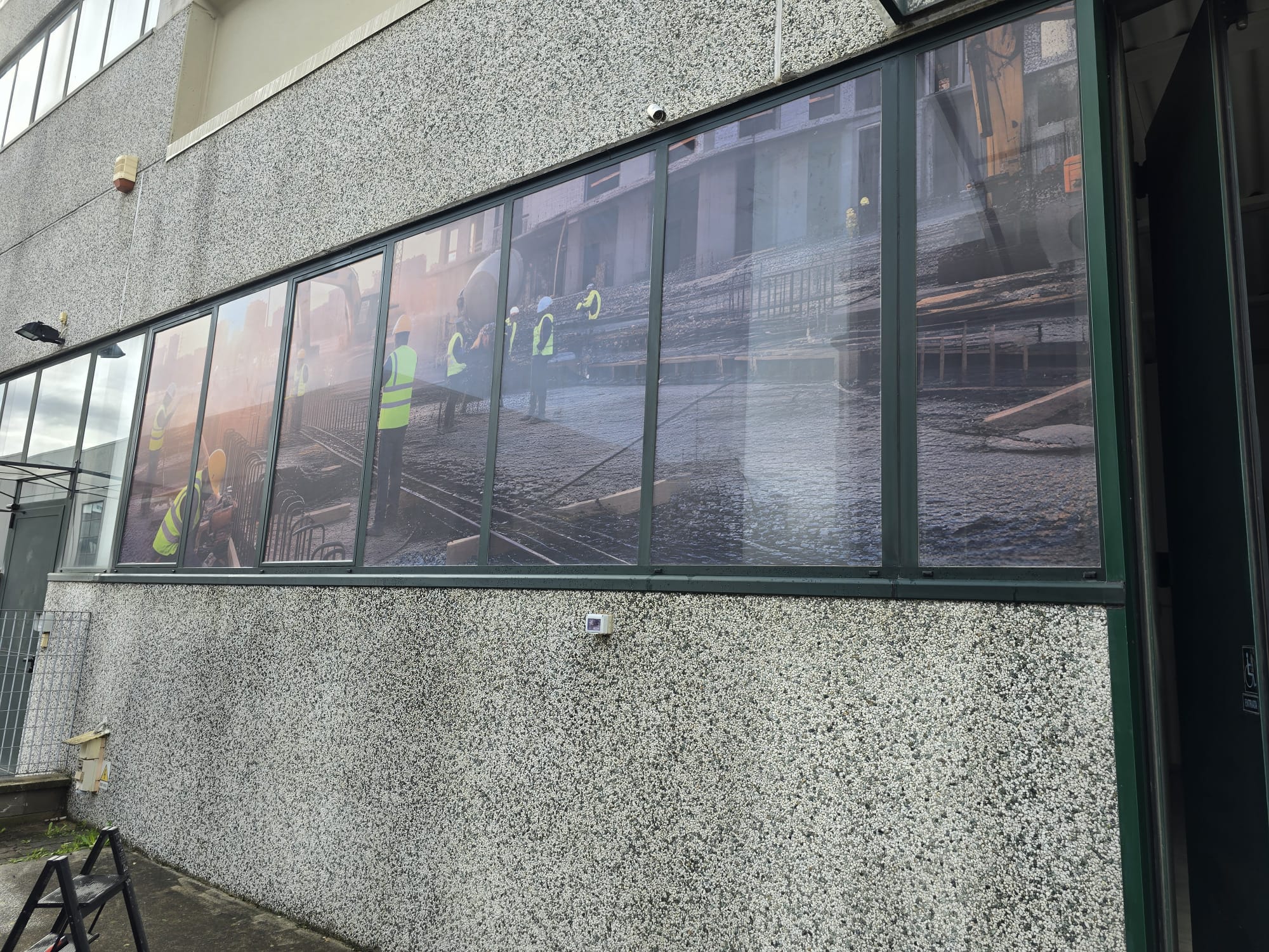 Decorazione oneway Consedil capannone